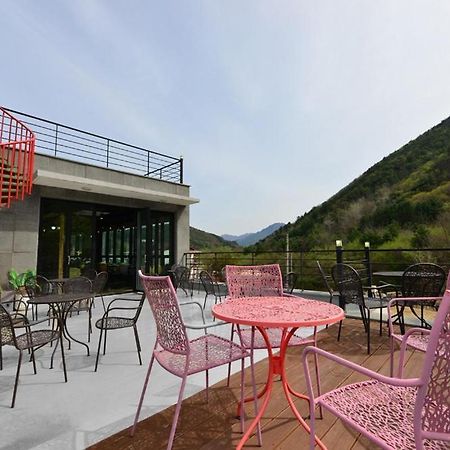 Hwacheon Tomato Pension Экстерьер фото