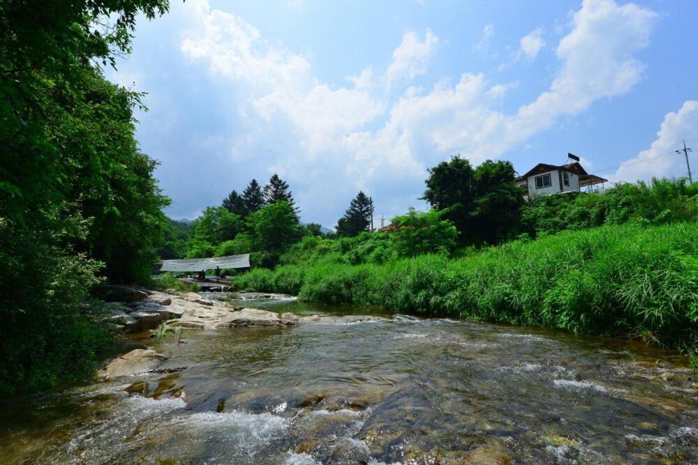 Hwacheon Tomato Pension Экстерьер фото